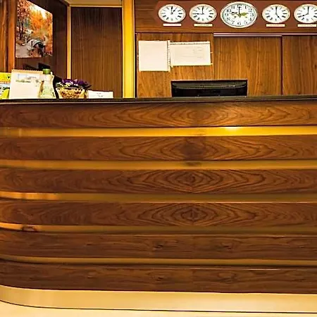 Vertu Hotel 2*
